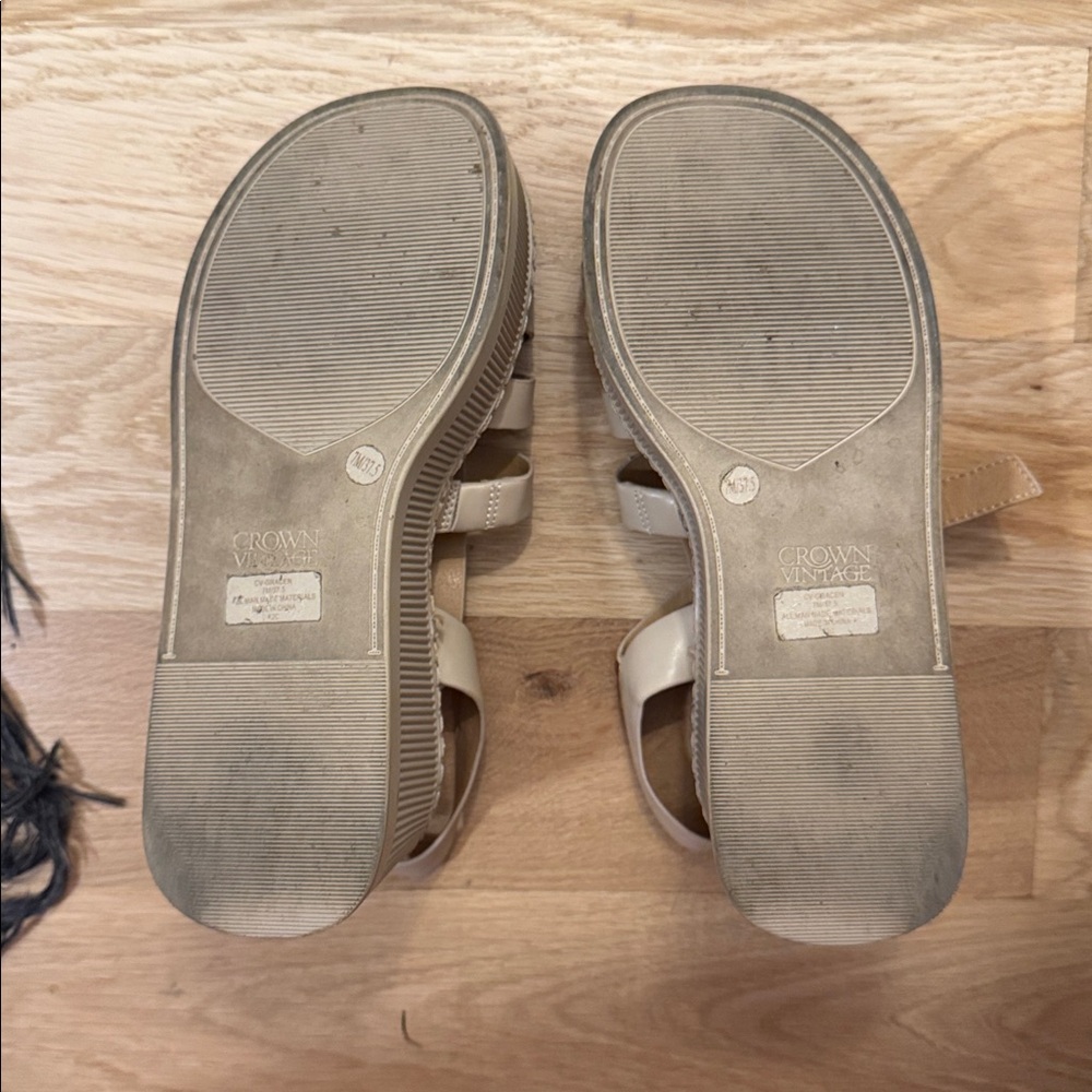 Crown Vintage Gracen Sandal ✨ LIKE NEW ✨ - Picture 5 of 6